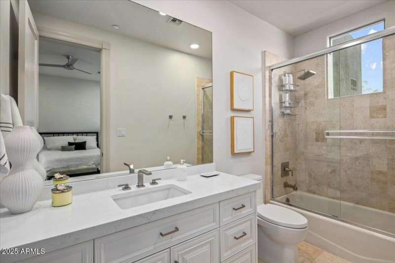 52-Ensuite 2 Bath