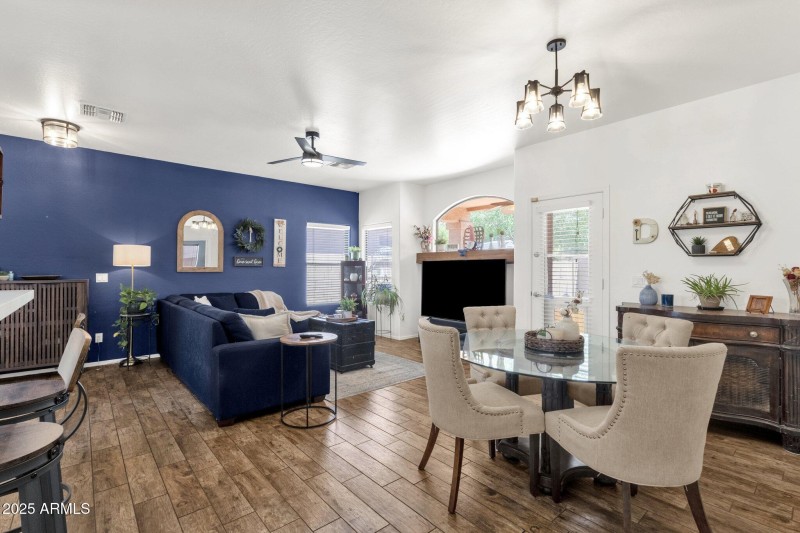 7-web-or-mls-12913-w-rosewood-dr
