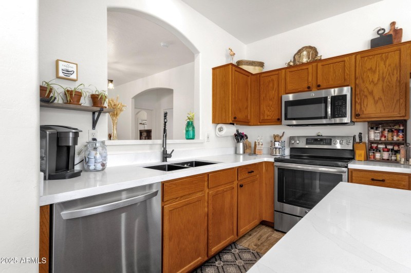 11-web-or-mls-12913-w-rosewood-dr