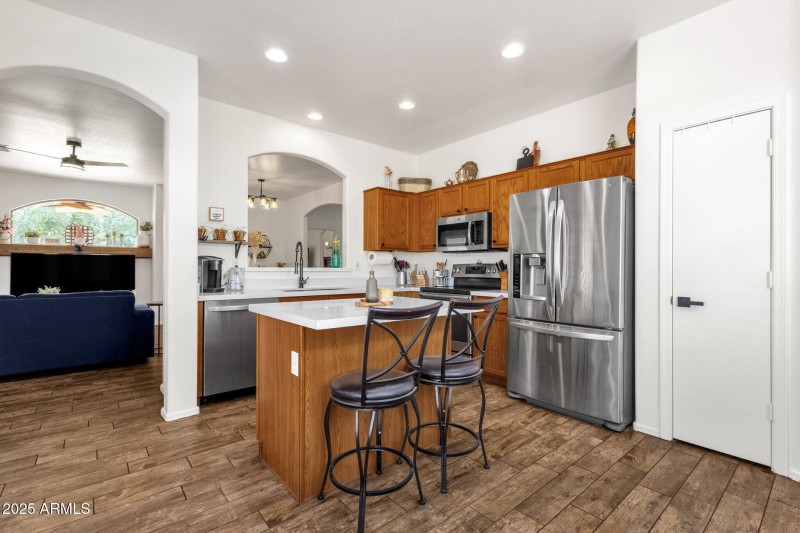 13-web-or-mls-12913-w-rosewood-dr