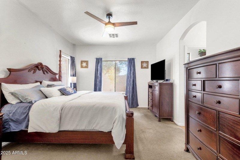 20-web-or-mls-12913-w-rosewood-dr