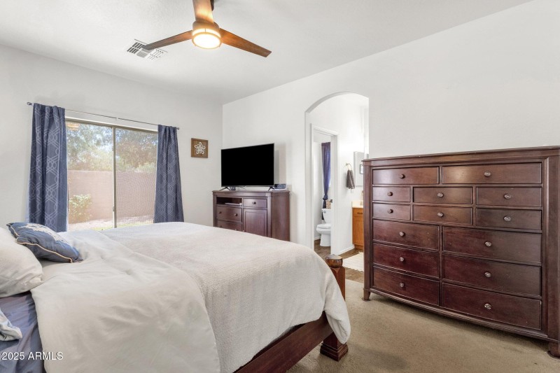 21-web-or-mls-12913-w-rosewood-dr