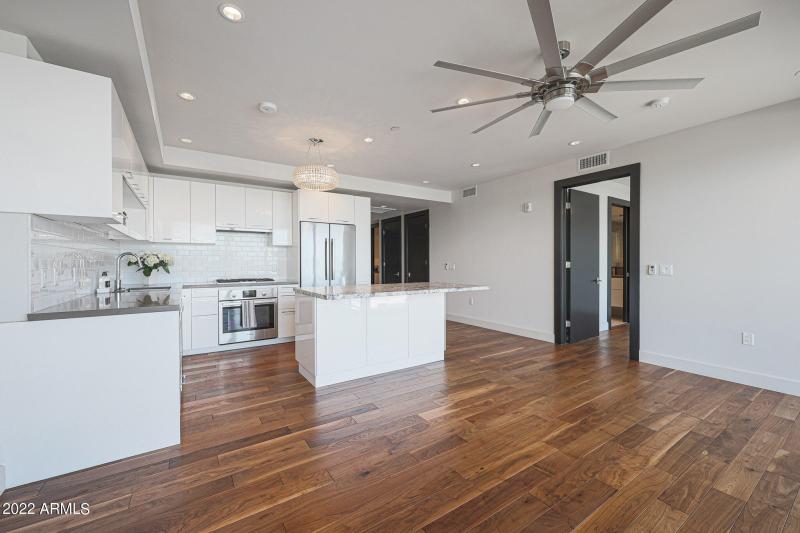 Living & Kitchen