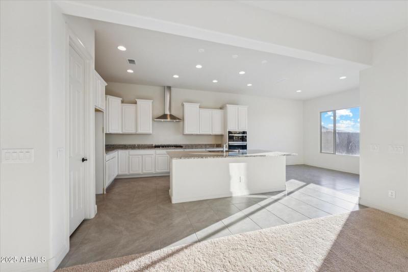 Kitchen and kitchen nook
