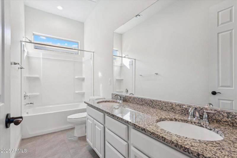 hall bath, dual sinks