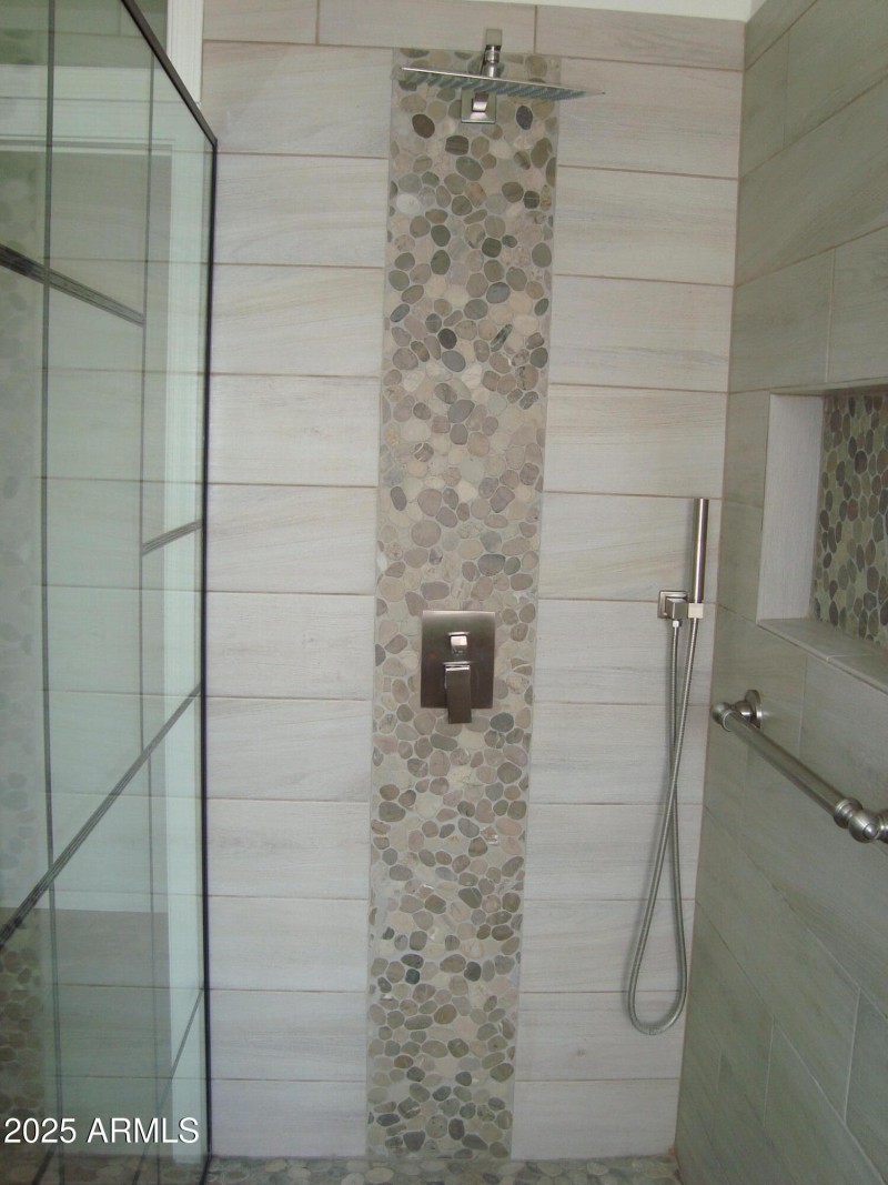 HAND HELD OR RAIN SHOWER