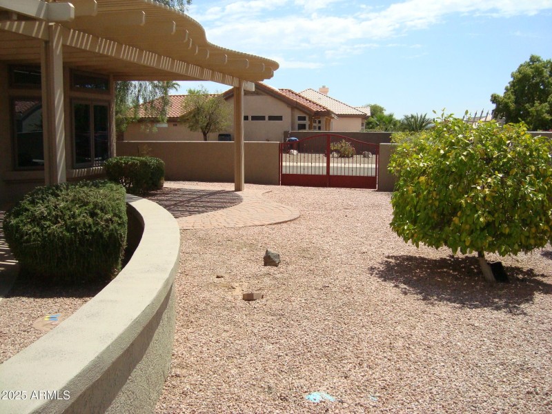 SIDE GATE TO BACKYARD