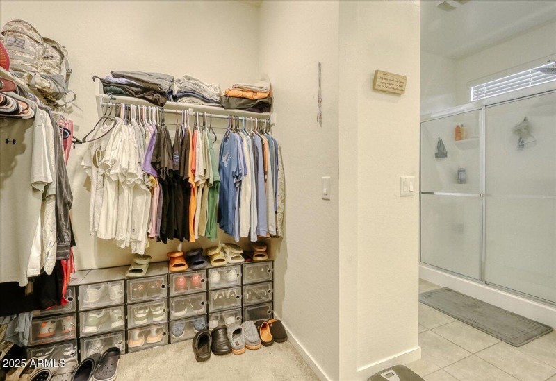 09-9825 W Trumbull RD Master Closet and