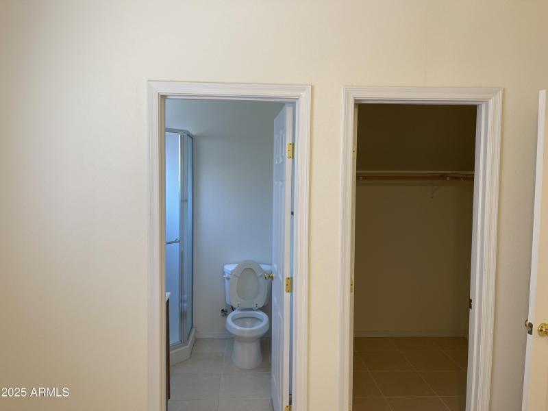 15 SW BR closet bath