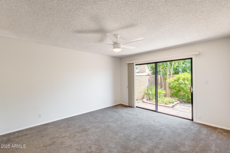 Master Suite w/ Patio Access