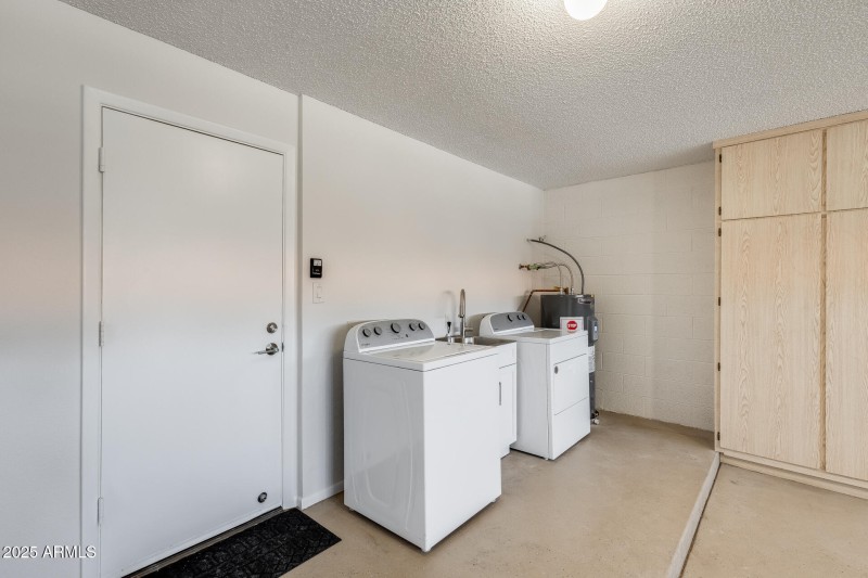Washer & Dryer Included