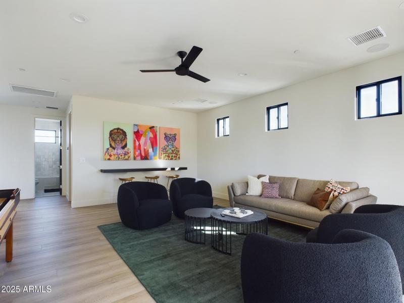 CAM03364G0-PR0011-STILL001