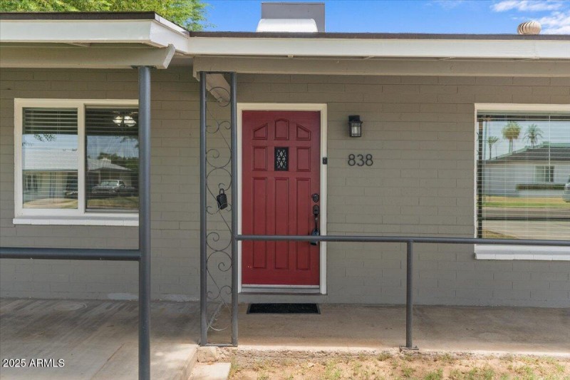 06-Front entry