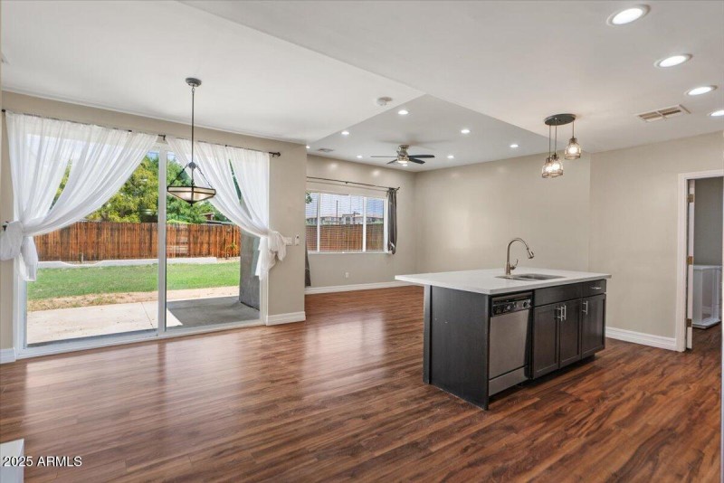 12-Dining and kitchen