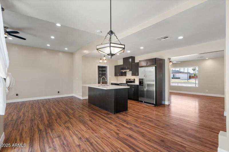 14-Dining and kitchen
