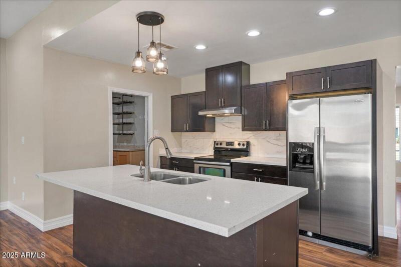 16-Kitchen