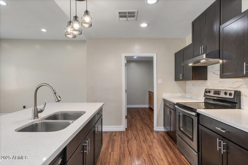 20-Kitchen