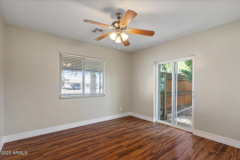 35-Bedroom 3
