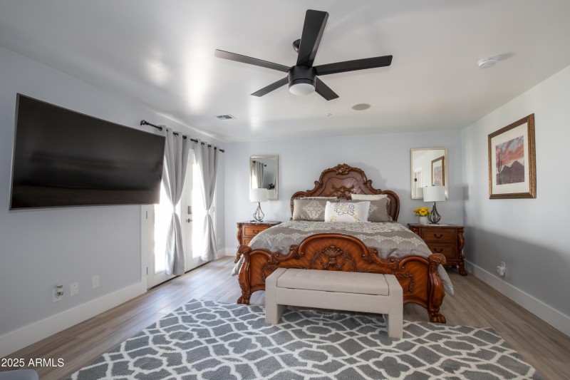 516 W Rancho-24