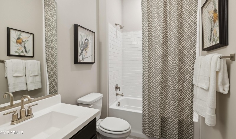 151680_Rancho Mirage 23_Jerome_Hall Bath