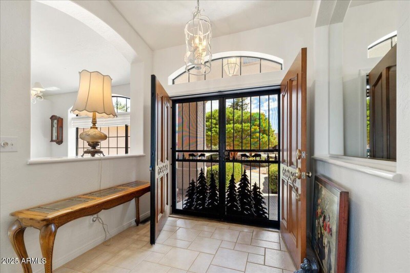04-Foyer Entrance