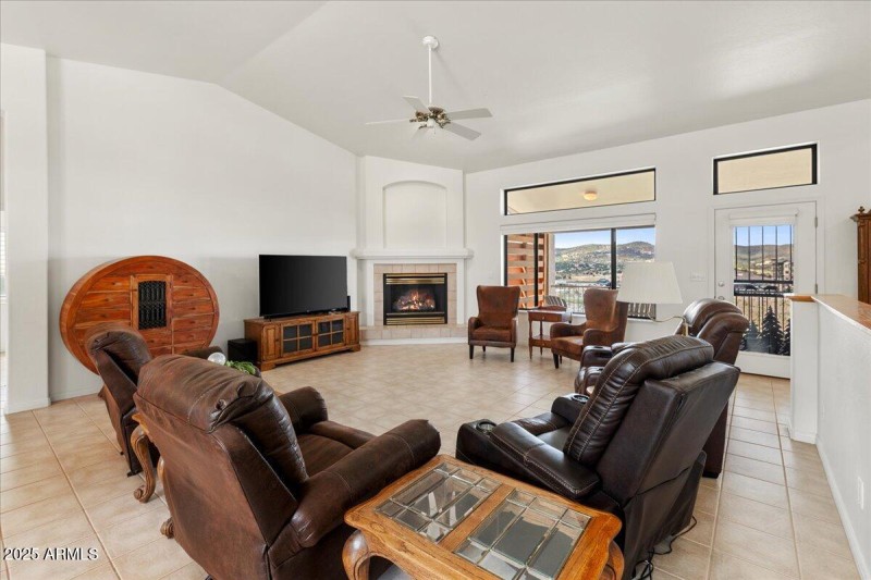 06-Living Room