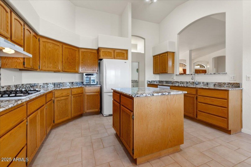 10-Kitchen