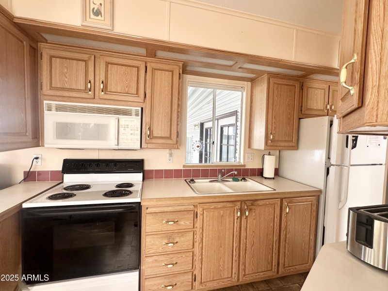 LOTS OF CABINETS