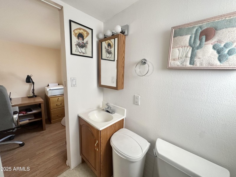 .5 BATH ENTRY