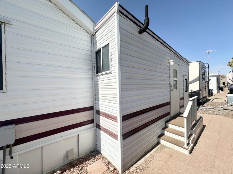 STEPS TO ENTRY DOOR