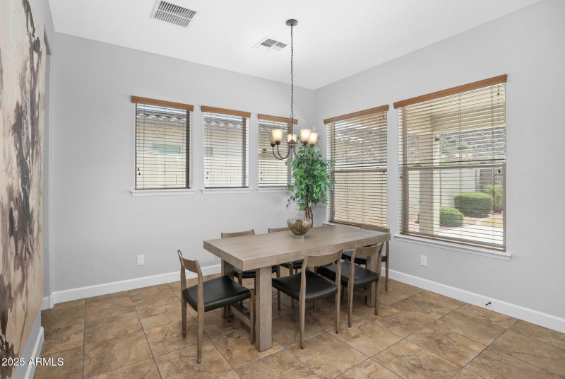 Casual Dining with Natural Light