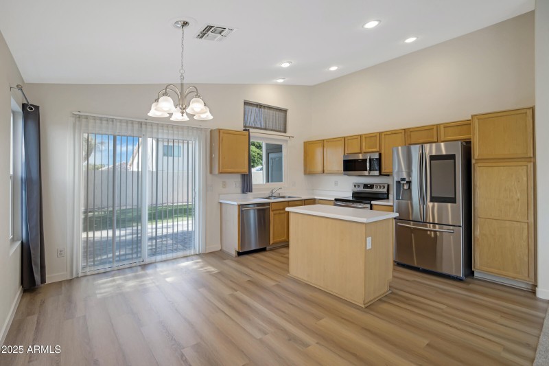 2372 E Springfield Pl-14
