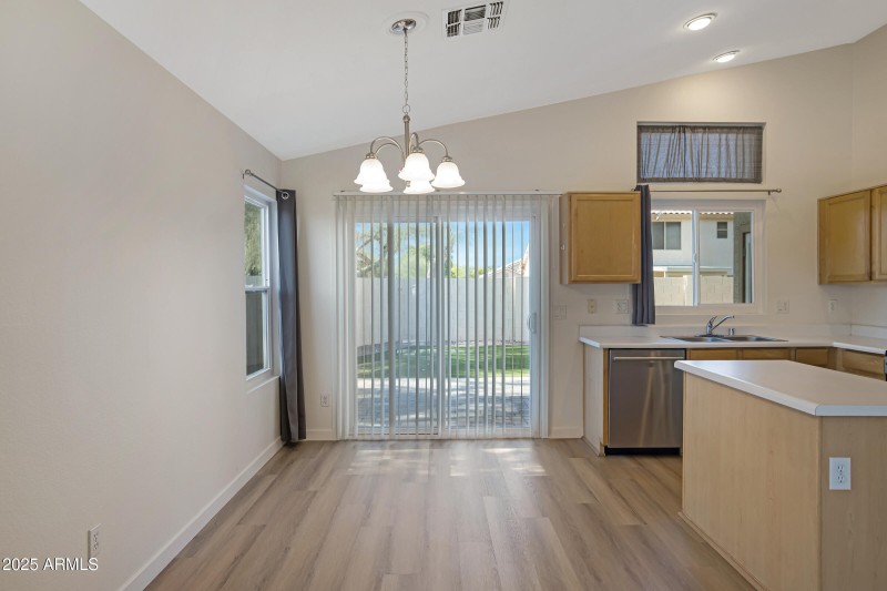 2372 E Springfield Pl-15