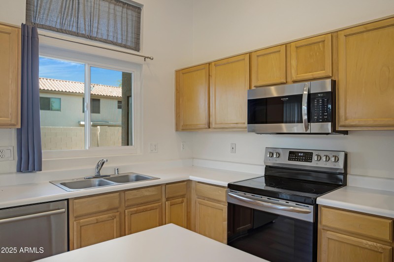 2372 E Springfield Pl-17