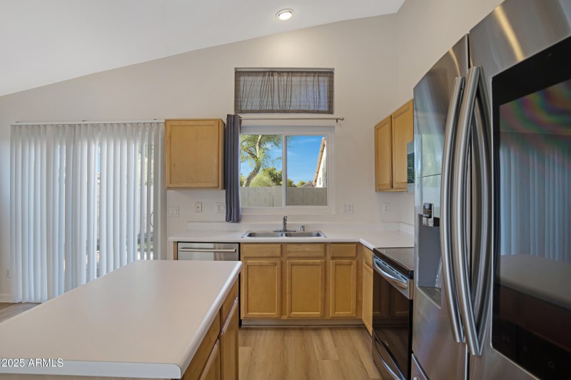 2372 E Springfield Pl-18