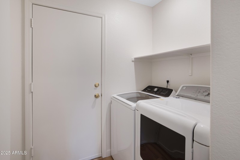 2372 E Springfield Pl-29