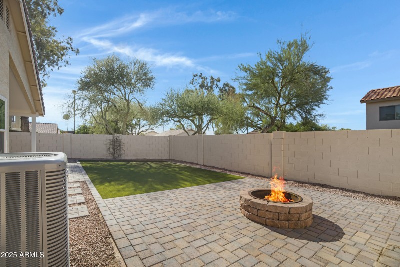 2372 E Springfield Pl-32