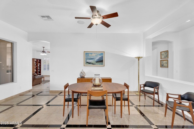 23-web-or-mls-Ravenswood-20