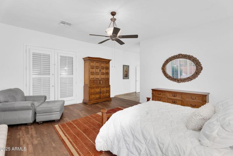 27-web-or-mls-Ravenswood-24