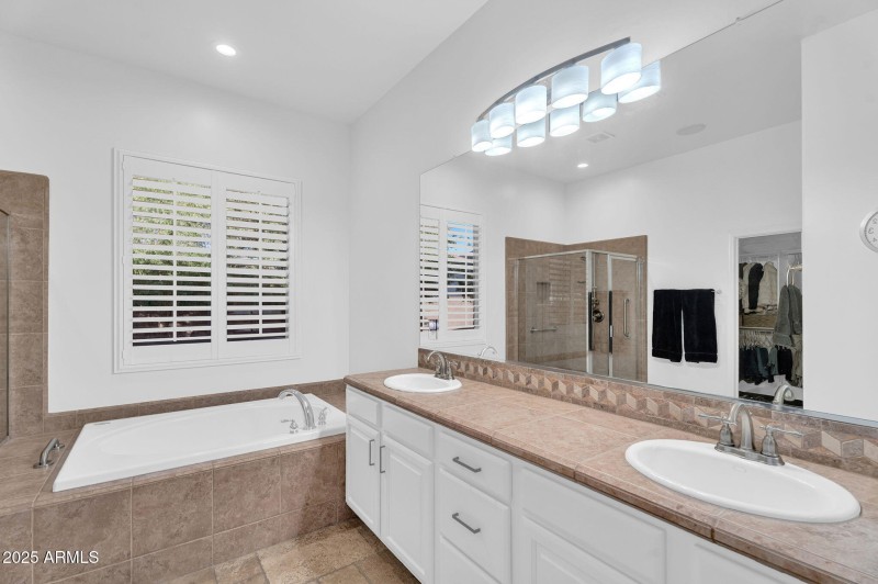 29-web-or-mls-Ravenswood-26