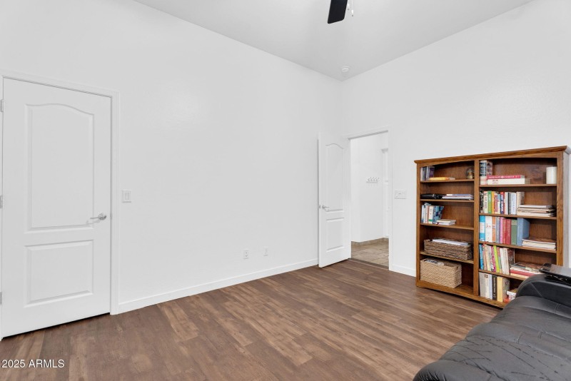 31-web-or-mls-Ravenswood-28