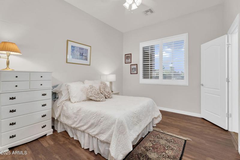 35-web-or-mls-Ravenswood-31
