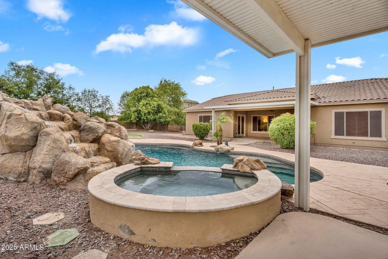 68-web-or-mls-Ravenswood-51