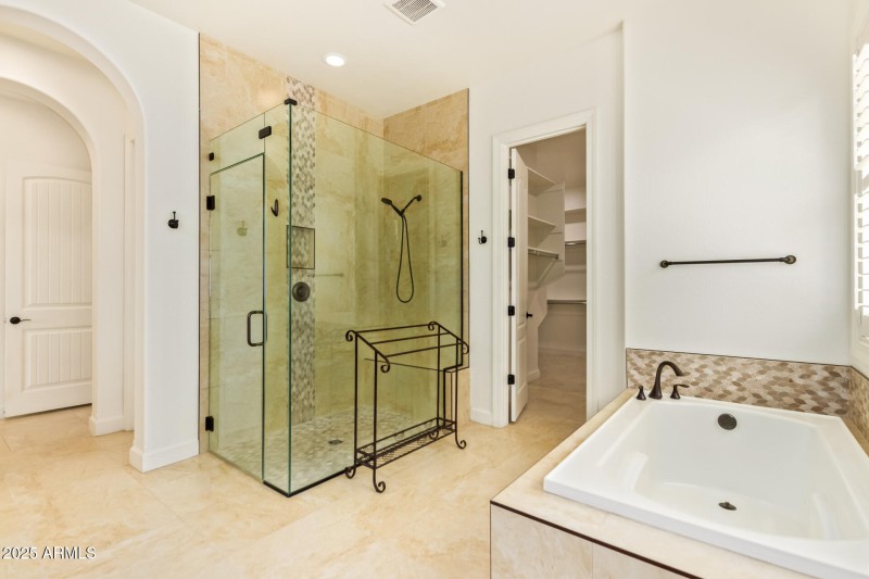 Mstr. Ensuite