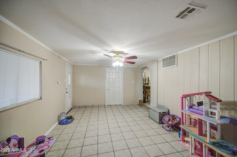Family Room 4
