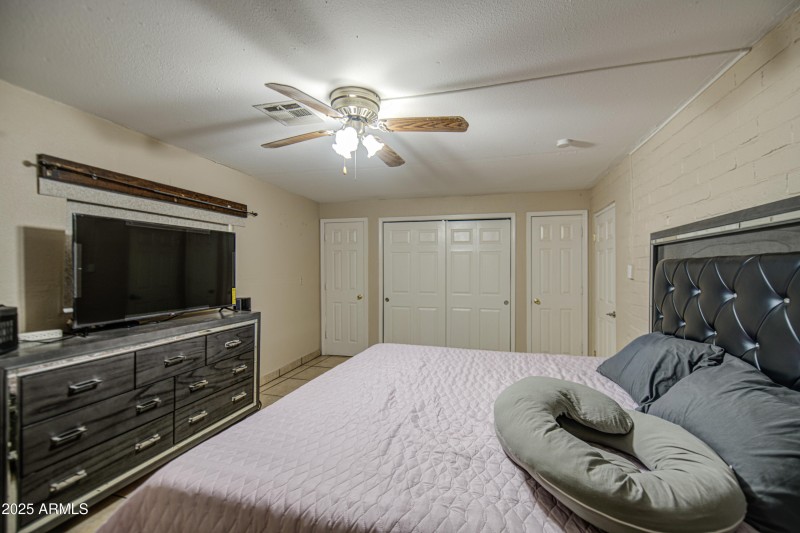 Bedroom 2-pic 3