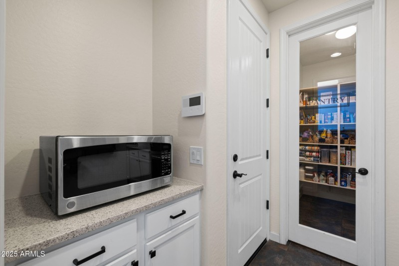 Walk-in Pantry