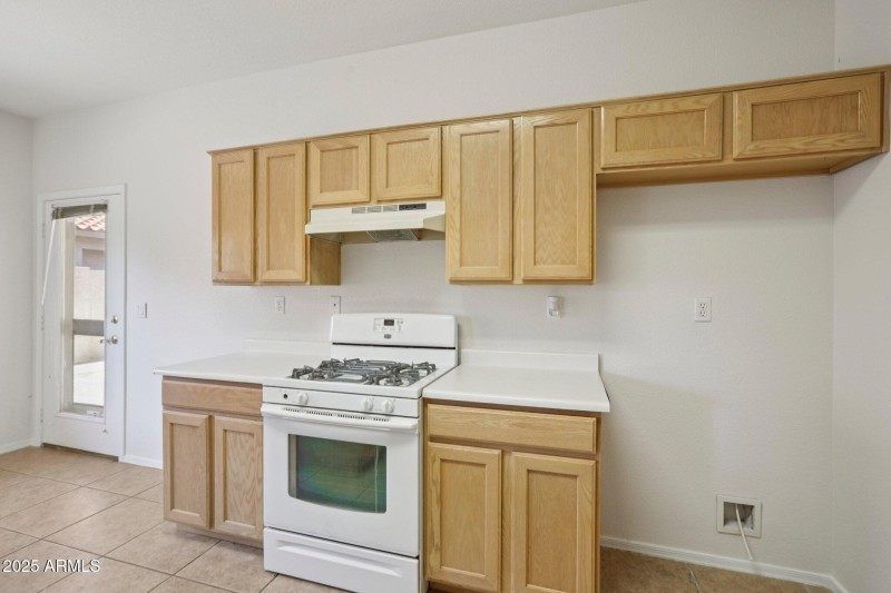 14-web-or-mls-E 9th Pl 31-S0907-014