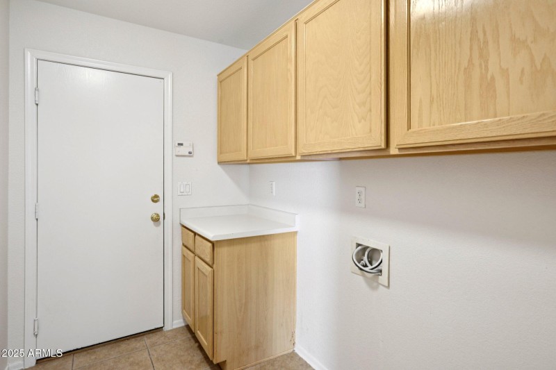 16-web-or-mls-E 9th Pl 31-S0907-016
