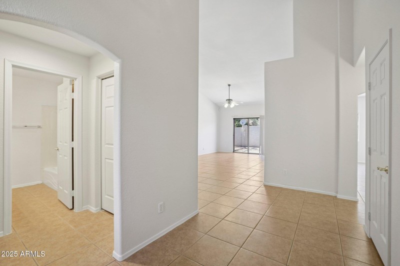 17-web-or-mls-E 9th Pl 31-S0907-017
